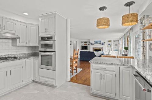 595 Riverview Dr, Chatham MA  02633-1117 exterior