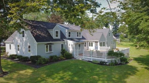 51 Lexington St, Burlington, MA 01803-4030