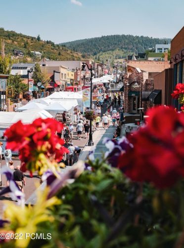 1995 Kidd Cir, Park City UT 84098-8512 exterior