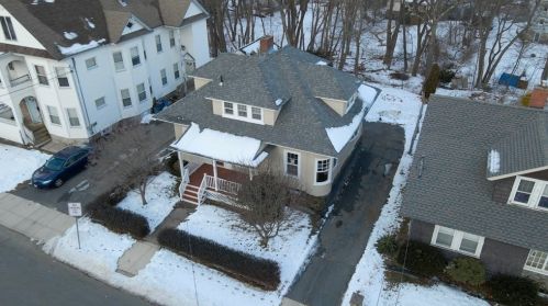 189 Oakland Ave, Methuen, MA 01844-2415