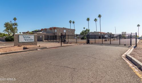 4731 Belleview St, Phoenix AZ  85008-5606 exterior