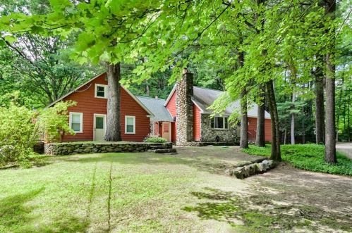 176 Beaman Rd, Princeton, MA 01541-1134