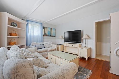 259 Cordaville Rd, Southborough MA 01772-2085 exterior