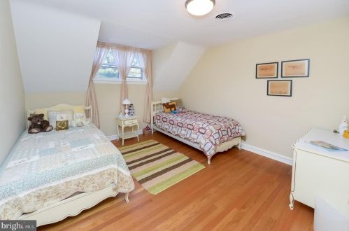 645 Kings Hwy, West Deptford NJ 08096-3129 exterior