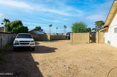 2322 Country Gables Dr, Phoenix AZ 85053-4532 exterior