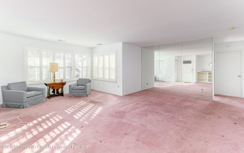 71 Boxwood Ter, Tinton Falls, NJ 07701-6707