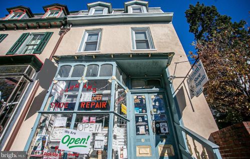 8111 Germantown Ave, Philadelphia, PA 19118-3422