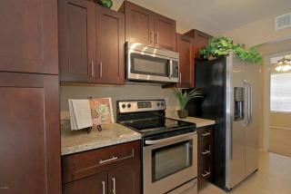 3227 Muriel Dr, Phoenix AZ  85053-6616 exterior