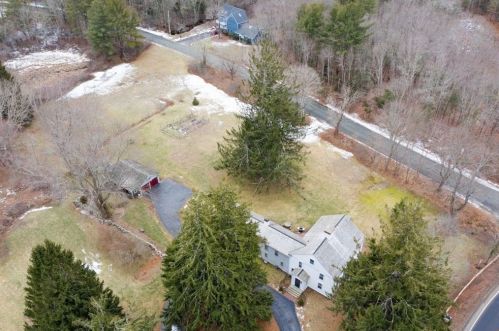 691 River St, Hingham MA 02061-2214 exterior