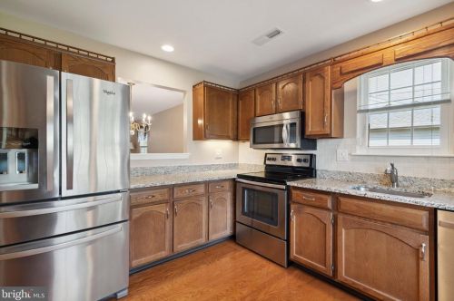 31 Blanchard Dr, West Deptford NJ 08096-6728 exterior