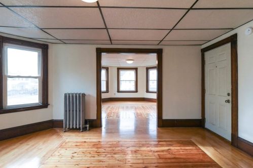 809 Washington St, Whitman MA 02382-2340 exterior