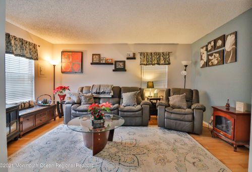 1006 Poppy Pl, Jackson Twp NJ  08527-2587 exterior