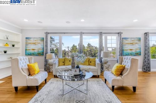 1225 Sandelin Ave, San Leandro CA  94577-3956 exterior