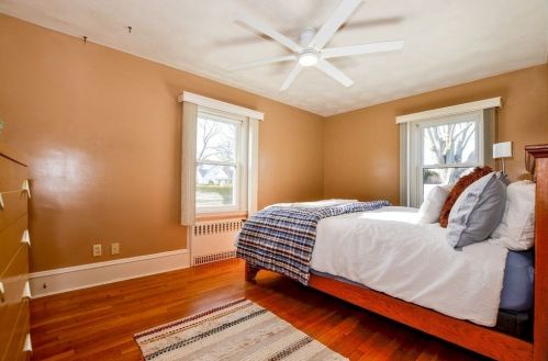 85 Caswell St, New Bedford MA 02745-2702 exterior