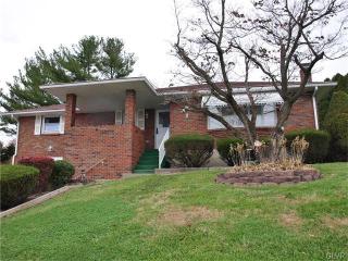 80 Oak Ln, Northampton, PA 18067-9016