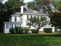 81 Park Ave, Newton, MA 02458-2602