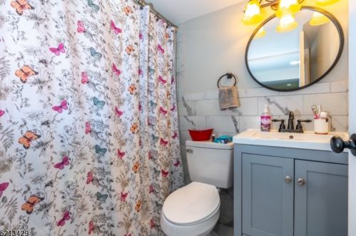 479 Dewitt Ave, Belleville NJ 07109-2508 exterior