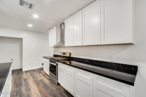 1708 18th Pl, Phoenix, AZ 85006-2318