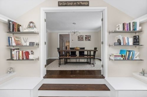 100 Manatee Rd, Hingham MA 02043-3064 exterior