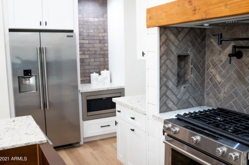 3307 43rd Pl, Phoenix AZ  85018-6422 exterior