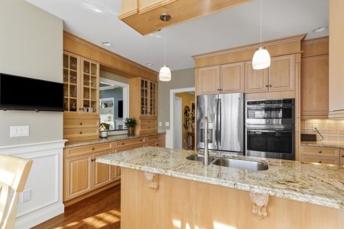 16 Black Rock Dr, Hingham MA 02043-4892 exterior