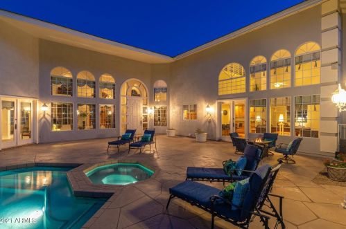 14828 15th Ave, Phoenix AZ 85015-3806 exterior