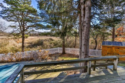 360 Windjammer Ln, Eastham MA 02642-3436 exterior