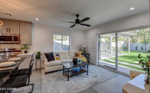 4043 44th Pl, Phoenix AZ  85018-5401 exterior