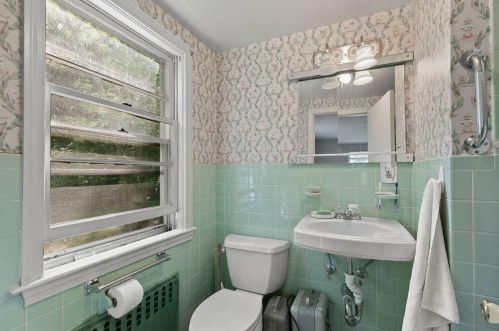 1890 Brg Rd, Eastham MA 02642-3213 exterior