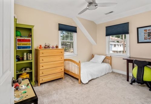 6 Chestnut Rd, Hingham MA 02043-1415 exterior