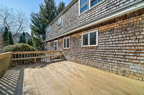 143 Rocky Hl Rd, Plymouth MA 02360-5501 exterior