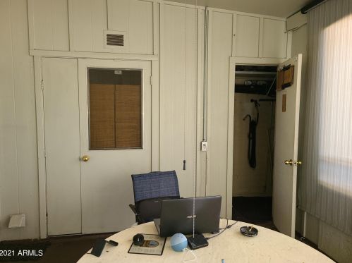 1030 Bethany Home Rd, Phoenix AZ 85014-2230 exterior