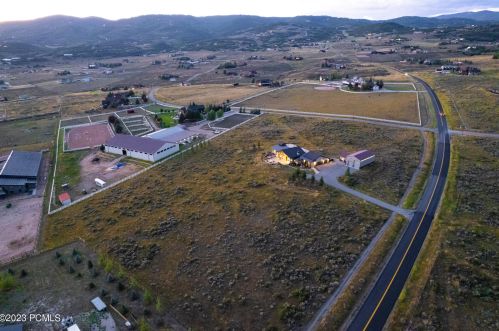 8449 Silver Crk Rd, Park City UT exterior