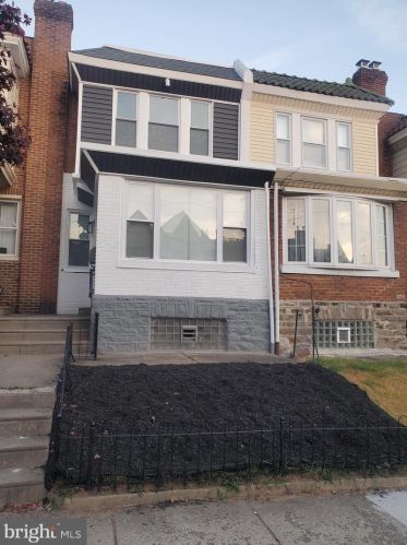 7153 20th St, Philadelphia, PA 19138-2130