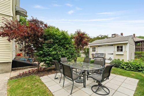 64 Brk Ave, Newton MA 02460-1508 exterior