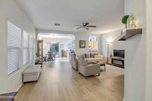 26219 41 Way, Phoenix AZ 85042-6304 exterior