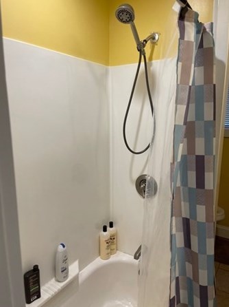 14 Lucas St, New Bedford MA 02744-1509 exterior