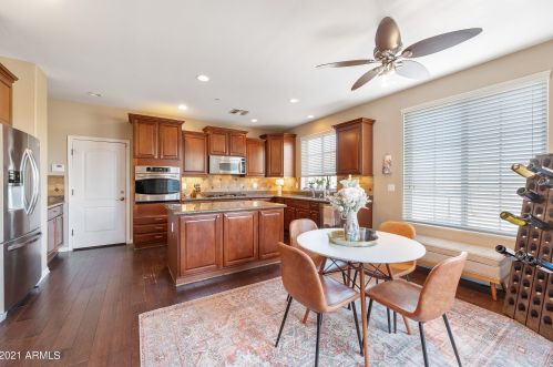 21824 39 St, Phoenix AZ 85050-4881 exterior