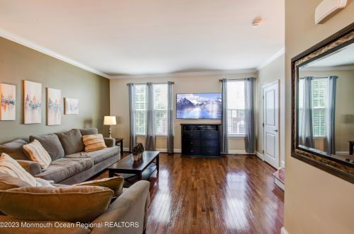 141 Kyle Dr, Tinton Falls NJ 07712-7536 exterior