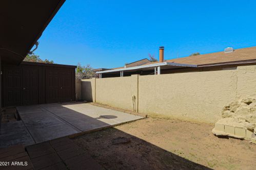 3830 Crittenden Ln, Phoenix AZ  85019-4012 exterior
