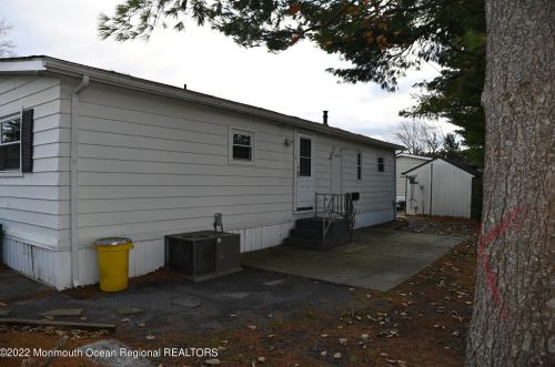 46 Southwind Cir, Jackson Twp NJ  08527-2809 exterior