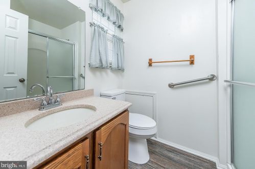 2 Lakebridge Dr, West Deptford NJ 08096-6717 exterior