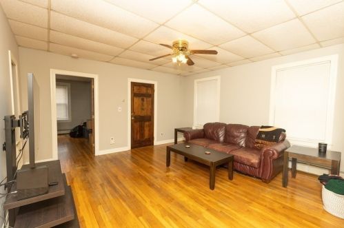 60 Rockland St, Fall River MA 02724-2817 exterior