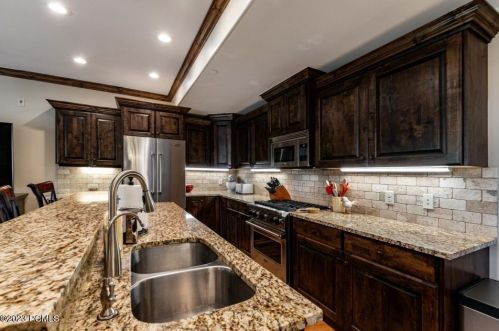 3167 Lower Saddleback Rd, Park City UT 84098-5699 exterior