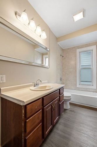 95 Harrison St, Worcester MA 01604-4215 exterior