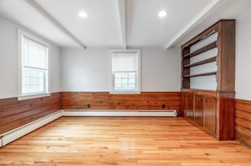 34 Trevore St, Quincy MA 02171-1127 exterior