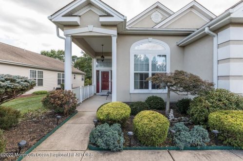 15 Carlisle Dr, Jackson Twp NJ 08527-6304 exterior