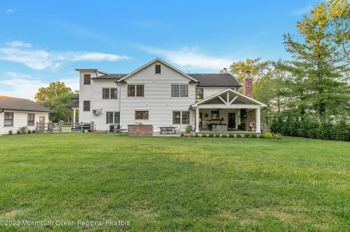 61 Winding Way, Little Silver NJ 07739-1720 exterior