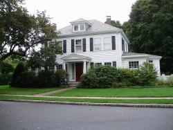 8 Varick Rd, Newton, MA 02468-1319