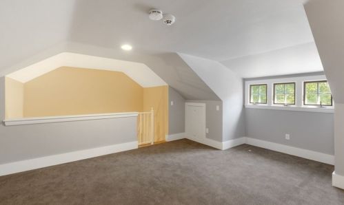 10 Summer St, Hingham MA 02043-2219 exterior